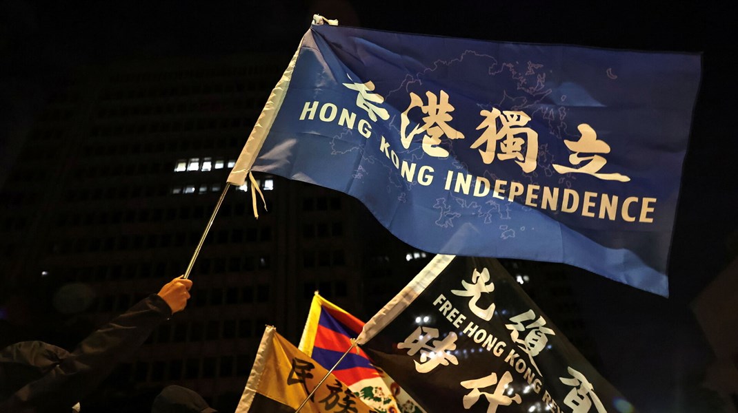 Vi ser med beundring på de titusindvis af modige mænd og kvinder, som de senere år har protesteret for demokratiet i blandt andet Hong Kong, Chile, Sri Lanka, Kasakhstan og Iran, skriver&nbsp;Julie Koch. Arkivfoto.
