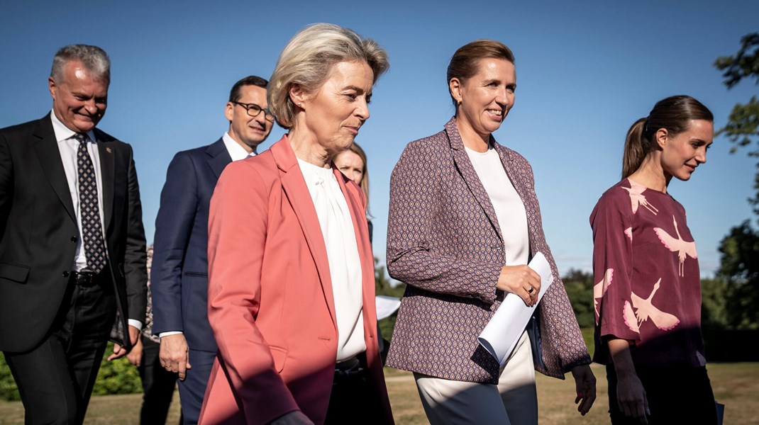 I august besøgte EU-Kommissionens formand, Ursula von der Leyen, statsminister Mette Frederiksen på Marienborg for at drøfte energiprojekter i østersøområdet. Her ses de to sammen med lederne fra Litauen, Polen, Estland og Finland.