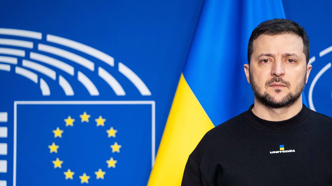 Europa vil fejle, hvis det tøver på kort sigt og afventer det lange sigt. Ingen ved, hvem der vil være ved magten i Moskva om ti år, og krigen kræver handling nu, skriver Carsten Søndergaard og Sten Rynning.