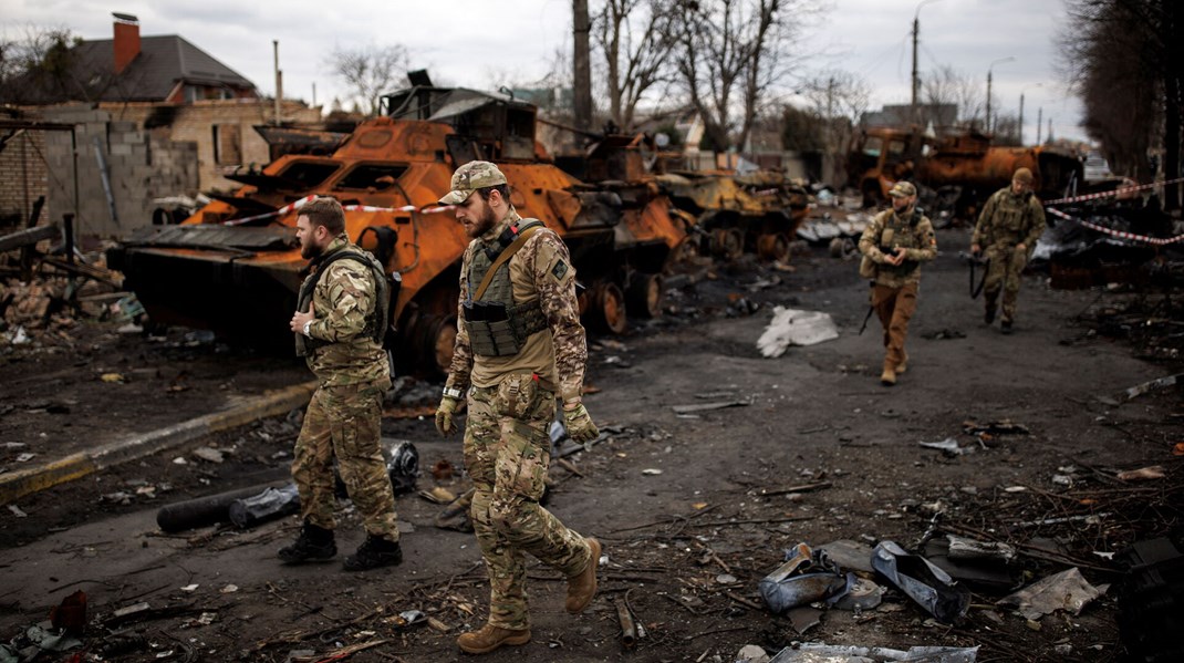 Ukrainske soldater i Kyiv-forstaden Butja efter russiske trak sig ud 31. marts 2022.&nbsp;