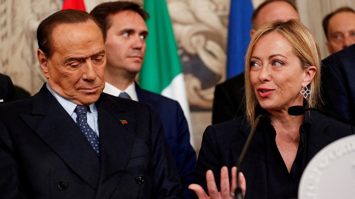 Berlusconis varme omfavnelse af det yderste højre har været forudsætningen for, at Meloni i dag er blevet Italiens leder, skriver Alberte Bové Rud.