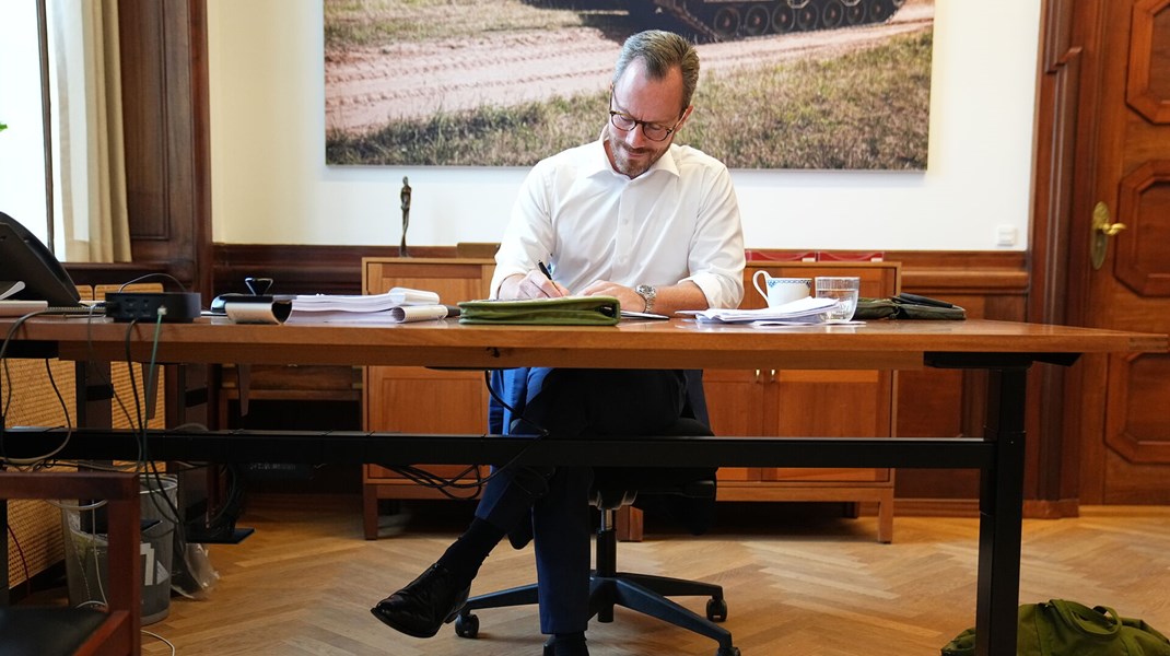 Efter seks måneder væk fra skrivebordet i Forsvarsministeriet, er Jakob Ellemann-Jensen tilbage 1. august.
