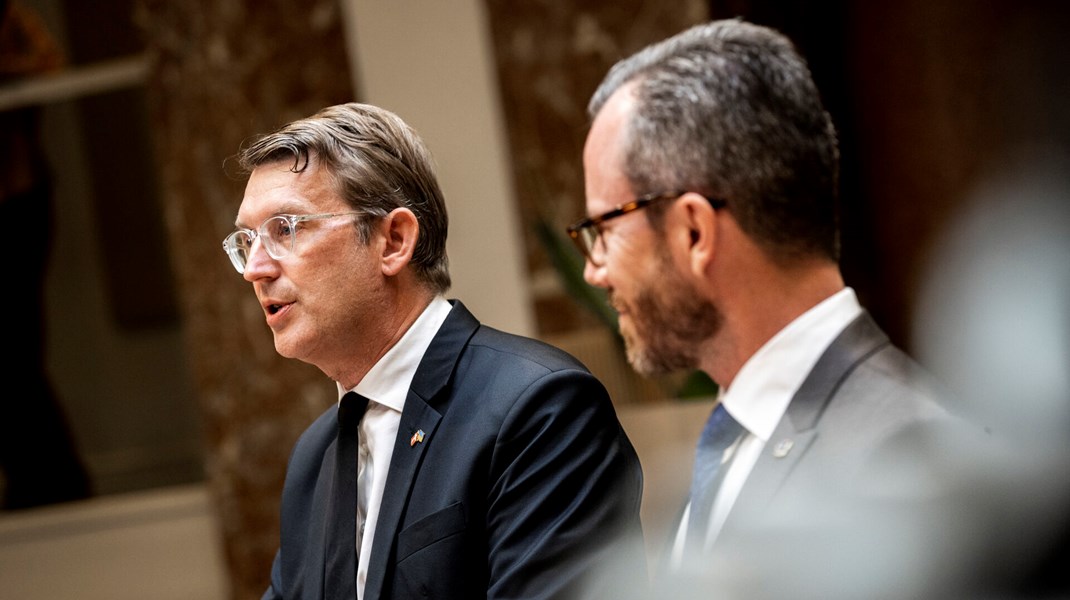 Efter tre uger tilbage i Forsvarsministeriet, stopper Ellemann og bytter plads med økonomiminister Troels Lund Poulsen. 