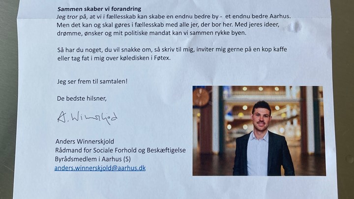 Anders Winnerskjolds papir fortæller om en kommunalpolitiker, der brænder for sin by, selvom der ikke er en presserådgiver, der har overtalt ham til at sige det højt, skriver Morten Reimar. Billedet viser en del af det papir, han har sendt rundt.