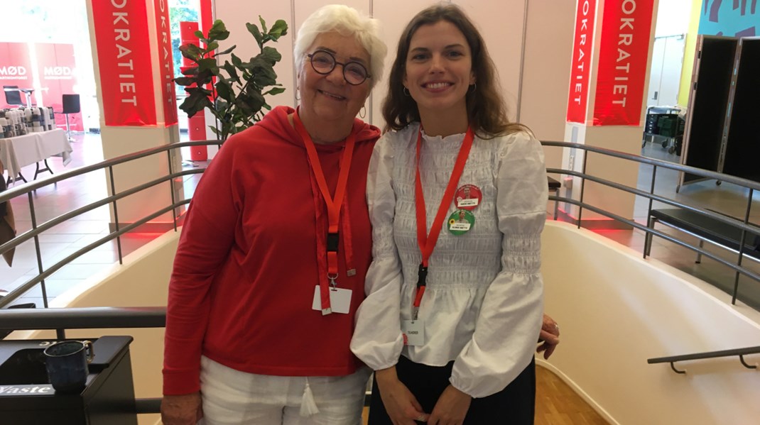 Annette Flak (tv.) og Liv Agerbo er begge fra Aalborg, men ikke helt 
enige om fordelene ved Socialdemokratiets regeringssamarbejde med 
Venstre og Moderaterne.