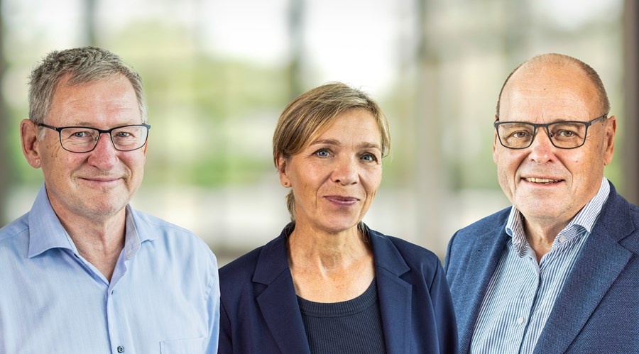 Carelinkfondens
bestyrelse vil gøre det og enkelt at søge fondsmidler. Fra venstre: Bent Greve,
Anne Marie Dahler og formand Robert Spliid.