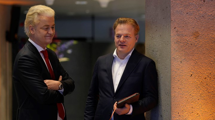Valgets joker, Pieter Omtzigt (t.h.), hvis nye parti er stormet ind i partiet med 20 mandater, kan være nøglen til regeringsmagten for Wilders. 