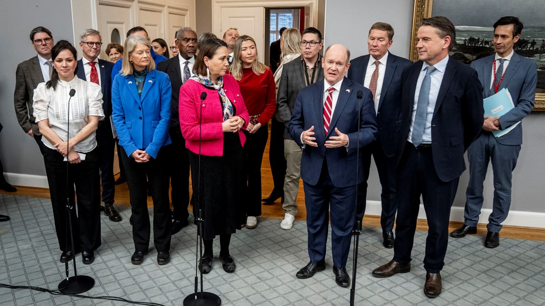 Efter tumultarisk uge bragte senatorer den gode stemning til Christiansborg: "USA består af gode mennesker, der respekterer vores 225 års venskab"