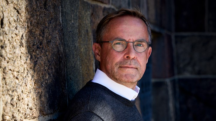 Jesper Olsen, formand for Transparency International Danmark, pointerer, at køberen af en frokost til 155.000 kroner jo bare kunne have doneret beløbet til Danmarks Indsamling, hvis det kun var velgørenhed, der var formålet.&nbsp;