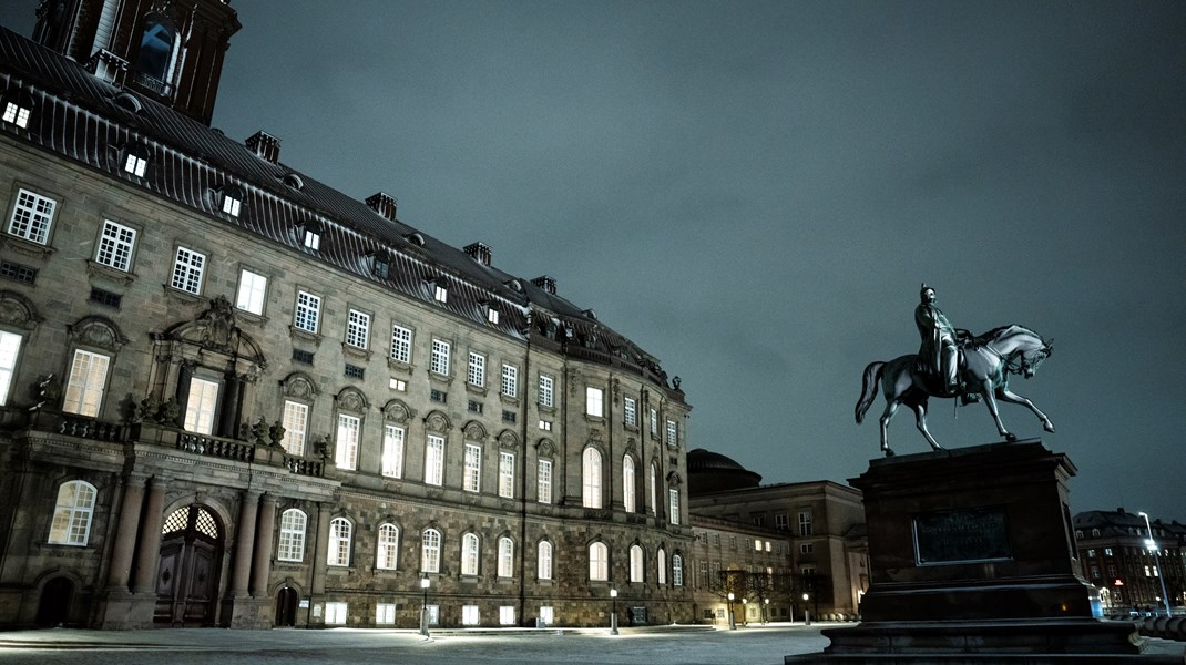 Tidligere chef på Christiansborg: Det sker på partikontorerne lige nu