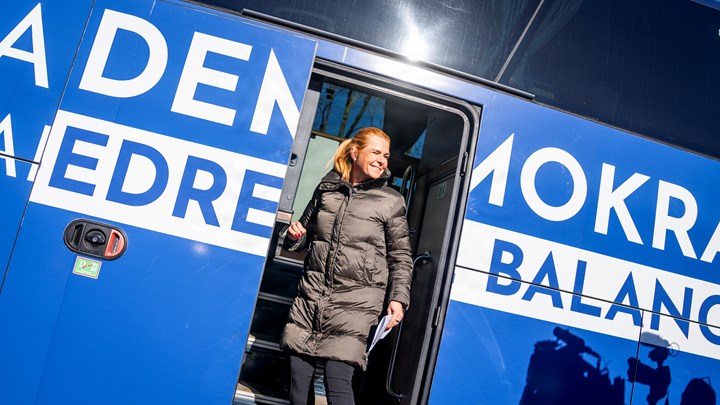 Især nyoprettede partier tager ofte udgangspunkt i personer snarere end idéer. Det er&nbsp;Danmarksdemokraterne et eksempel på.&nbsp;Inger Støjberg lod sit eget navn indgå i titlen på partiet, som formelt hedder Danmarksdemokraterne - Inger Støjberg.